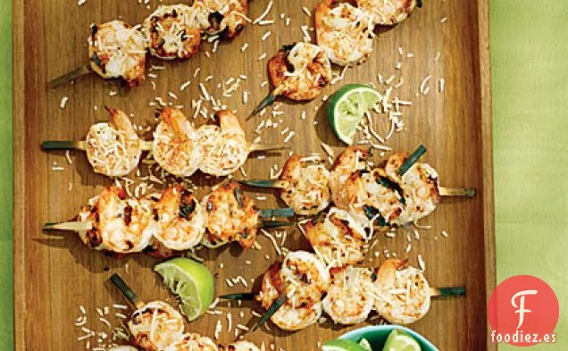Brochetas de Camarones con Coco y Lima
