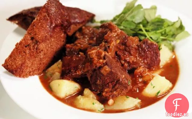 Guiso de ternera Perfumado con Rábano Picante