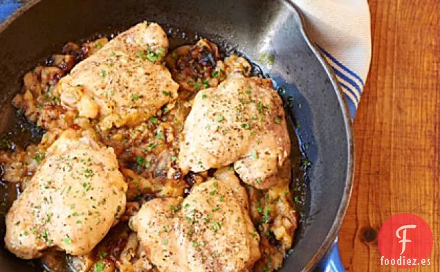 Muslos de Pollo con Manzanas Asadas y Ajo