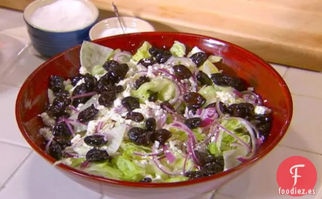 Ensalada de Queso Feta, Aceitunas Negras y Orégano (también conocida como Ensalada de Pizzería)