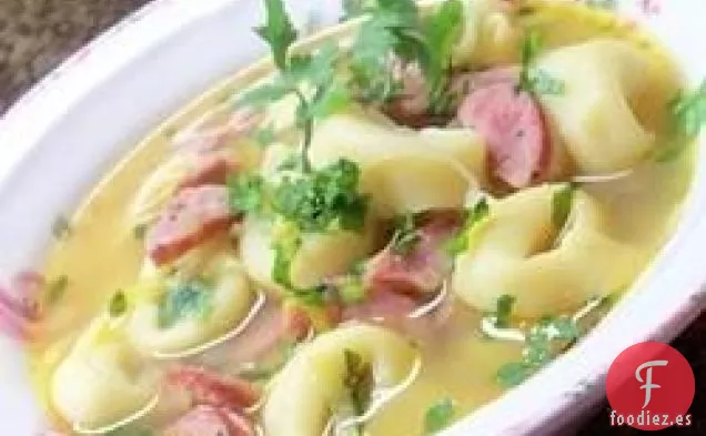 Sopa de Champiñones, Puerro, Salchicha de Pollo y Tortellini