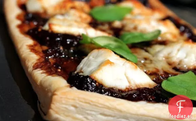 Tarta de Queso Feta con Salsa de Higos y Ciruelas