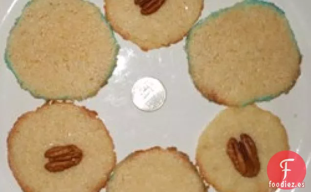 Galletas de Mantequilla Danesas Azucaradas con Mitades de Nueces Pecanas