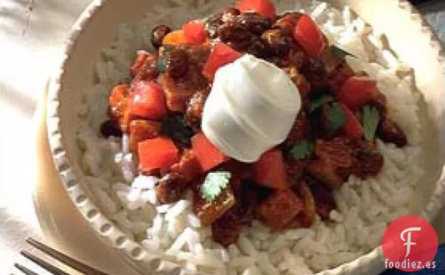 Chile De Frijol Negro Fácil Sobre Arroz