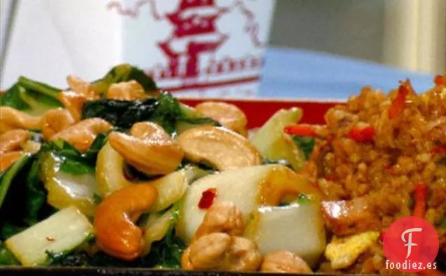 Bok Choy Marchito con Salsa de Soja y Anacardos