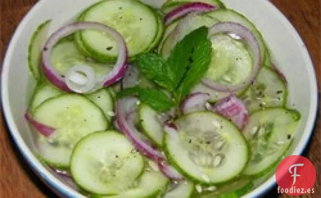 Ensalada Tailandesa de Pepino Dulce y Picante