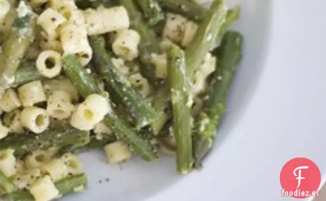 Macarrones Cremosos con Espárragos Sin Nata
