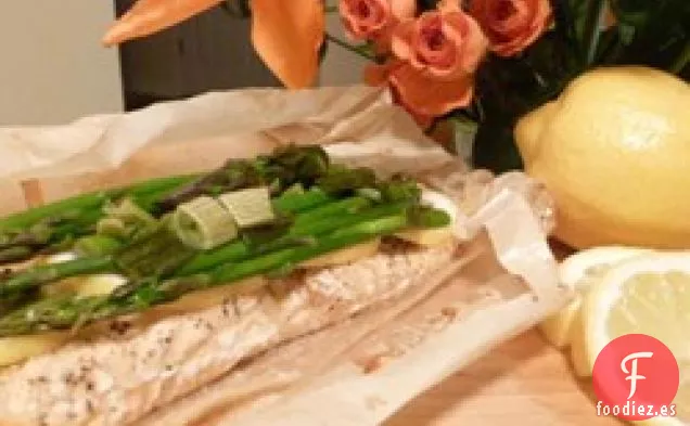 Salmón y Espárragos en Papillote con Arroz Integral