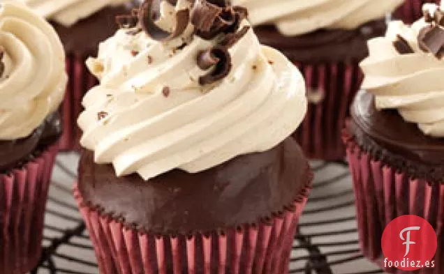 Cupcakes de Ganache de Chocolate y Mantequilla de Maní