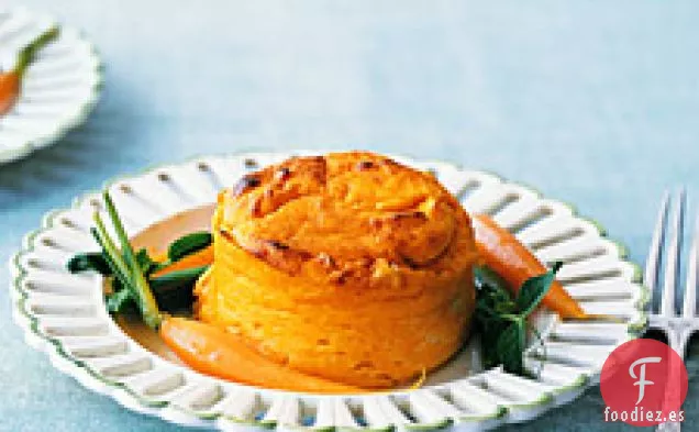 Soufflés De Pudín De Zanahoria Con Verduras De Primavera Con Mantequilla