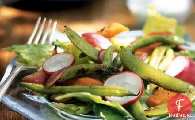 Ensalada de Verduras a la Parrilla con Aderezo Cremoso de Queso Azul