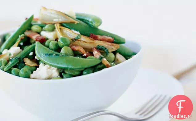 Ensalada de Edamame y Guisantes con Cebolla Dulce y Queso de Cabra