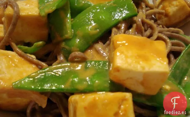 Tofu De Mantequilla De Maní Con Guisantes Para La Nieve