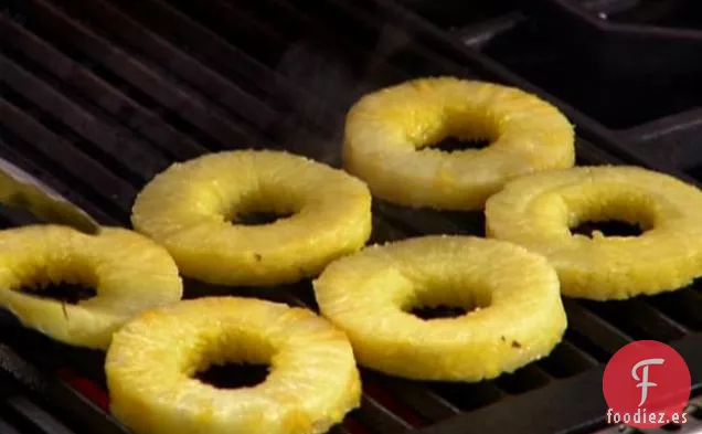 Ensalada de Frutas a la Parrilla con Aderezo de Miel y Yogur