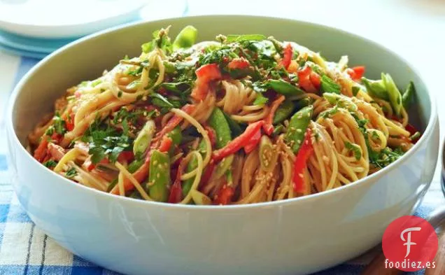 Ensalada de Fideos Crujientes