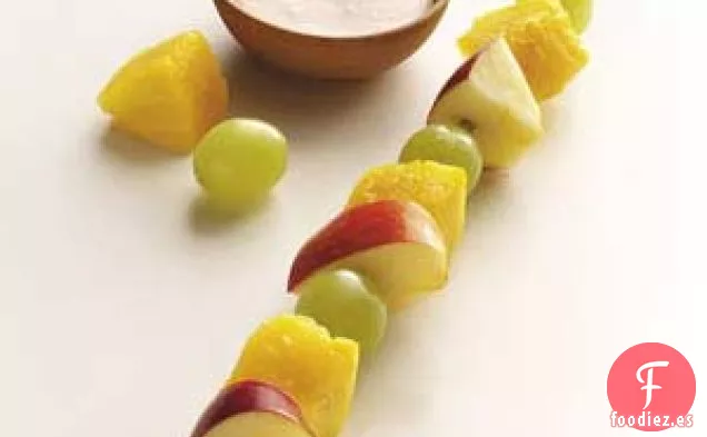 Brochetas de Frutas con Salsa de Jengibre