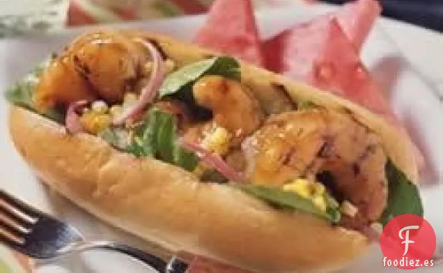 Sándwich de Po ' Boy de Camarones a la Parrilla con Sabor a Mercado de Agricultores