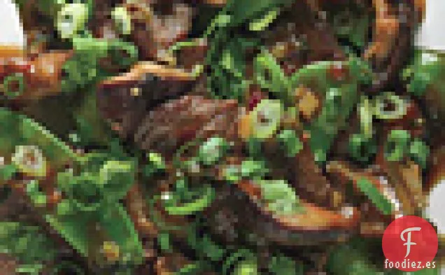 Salteado de Carne de res, Shiitake y Guisantes de Nieve