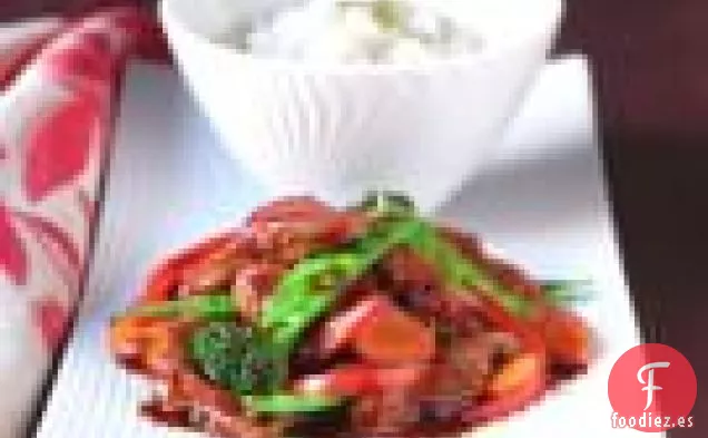 Salteado De Verduras Y Cerdo Con Soya Y Jengibre Dulce