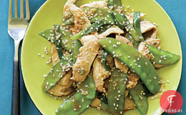 Pollo A Sésamo Con Jengibre y Guisantes de Nieve