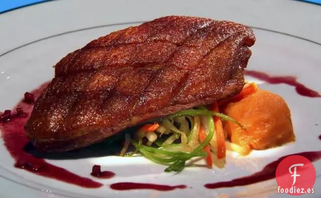 Pechuga de Pato con Salsa de Manzana y Granada