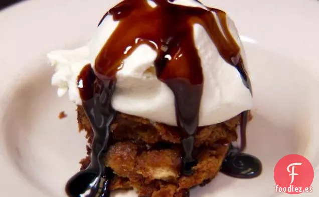 Pudín de Pan de Jack y Cola con Helado de Whisky