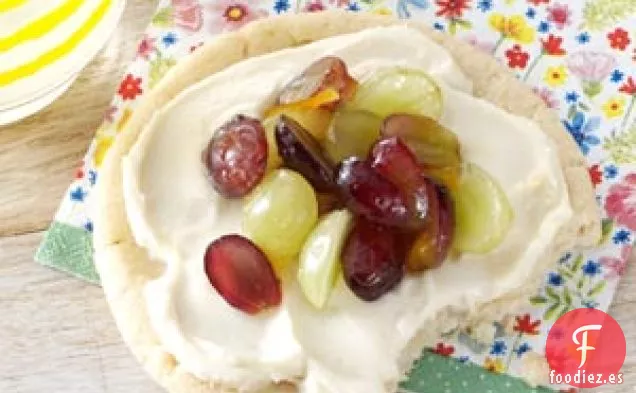 Tartaletas de Uva Rociadas con Naranja