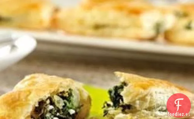 Mini Calzones de Espinacas y Queso Feta