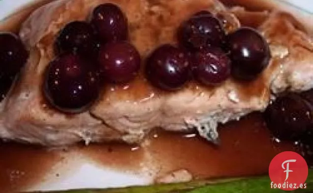 Filetes de Salmón a la Parrilla con Salsa de Arándanos Salados
