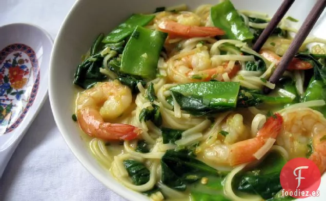 Sopa de Curry de Coco con Camarones