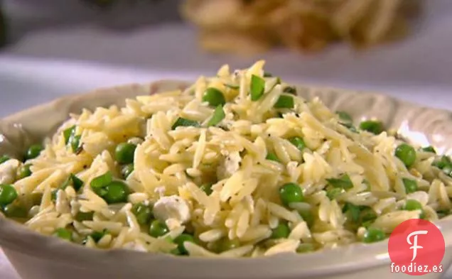 Ensalada Tibia de Orzo con Menta y Queso Feta