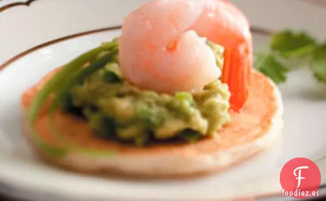 Tortas de Maíz con Camarones y Guacamole