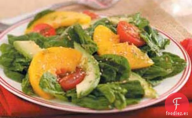 Ensalada de Aguacate y Melocotón y Espinacas