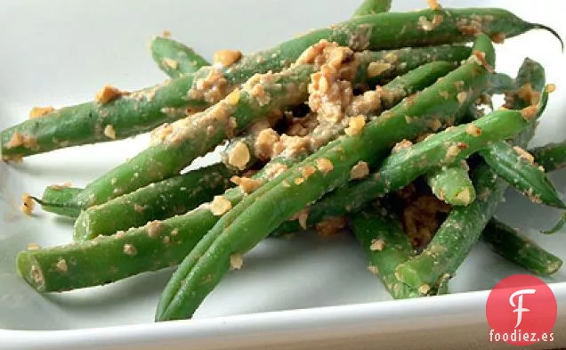 Judías Verdes Mezcladas con Salsa de Miso de Nuez