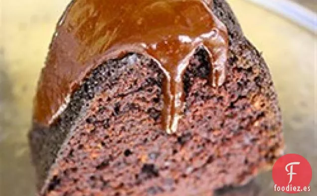 Pastel de Chocolate Negro HERDEZ® Chipotle con Chispas de Chocolate