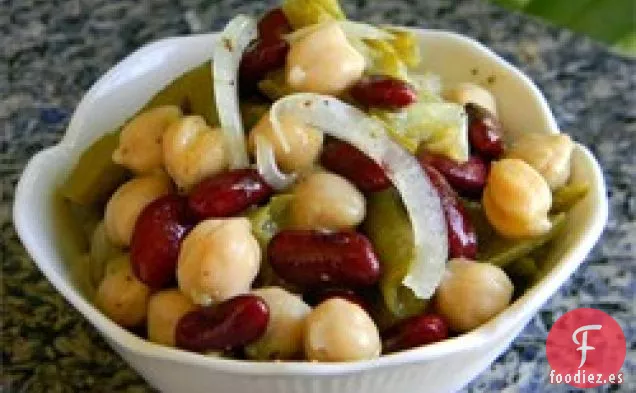 Ensalada de Tres Frijoles de Bob