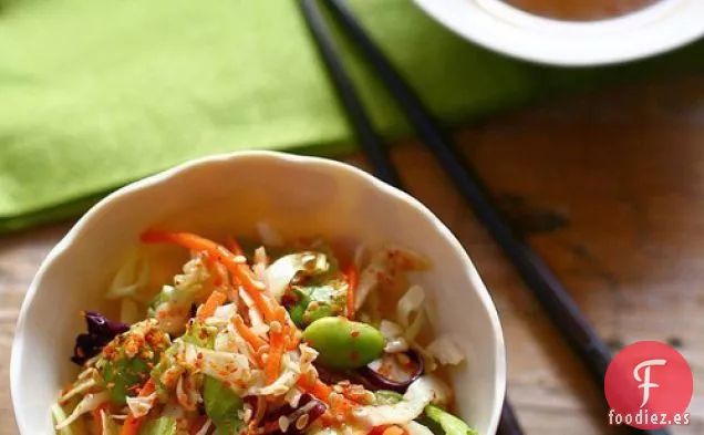 Ensalada Asiática (con Aderezo Picante de Sésamo de Soja)
