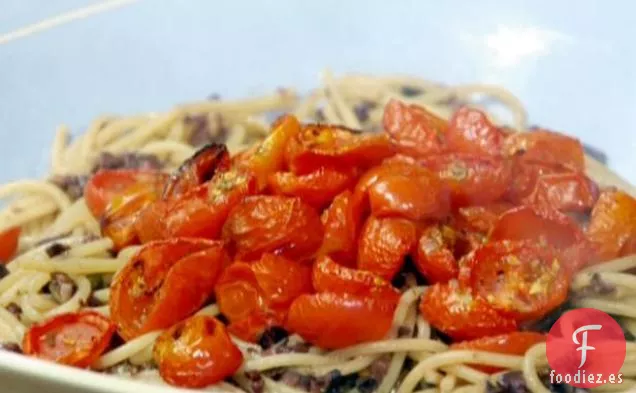Espaguetis con Salsa de Tapenade y Tomates Asados