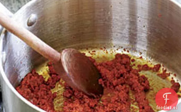 Curry Rojo de estilo rural Con Carne De Res, Shiitakes y Edamame