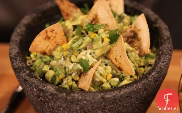 Guacamole de Maíz Asado con Chips de Tortilla con Aroma a Comino (Bocadillo del Suroeste)