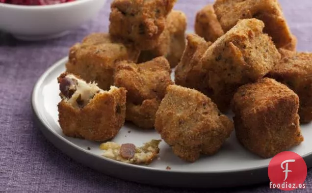 Segundo Día Bocados de Relleno Frito con Pesto de Salsa de Arándanos