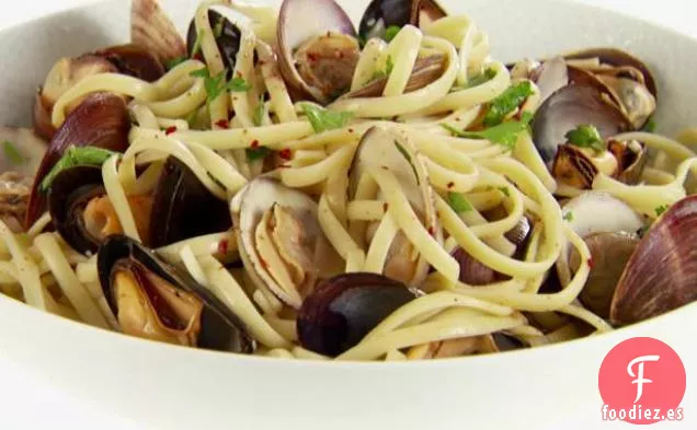 Linguini Picante con Almejas y Mejillones