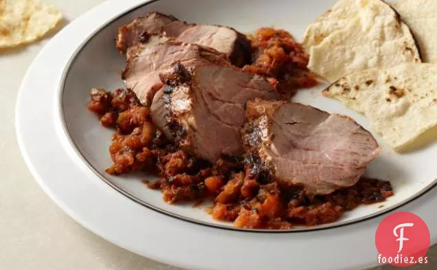 Lomo de Cerdo con Salsa de Tomate Carbonizado y Jalapeño