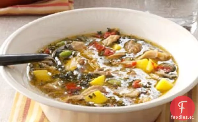 Sopa de Pollo con Mango y Coco