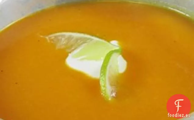 Sopa de Calabaza al Curry con Crema de Lima