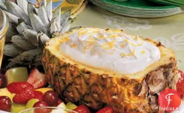 Bote de Piña con Salsa de Frutas Esponjosas