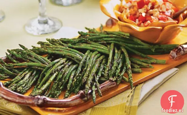 Espárragos A La Parrilla Con Salsa De Parmesano