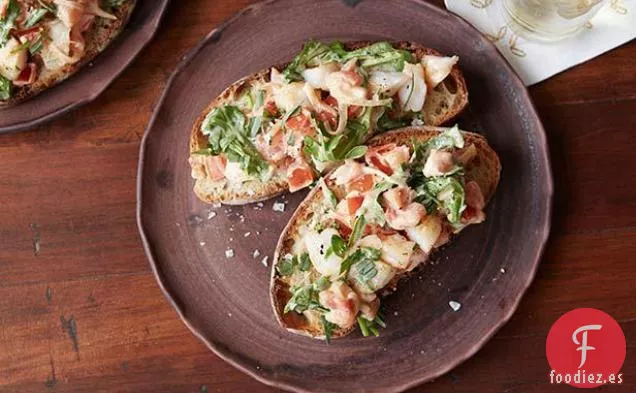 Bruschetta con Camarones, Estragón y Rúcula