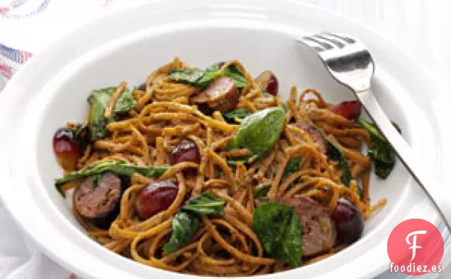 Chorizo Asado Balsámico y Uvas con Linguini