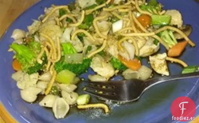 Ensalada Asiática de Pasta con Pollo